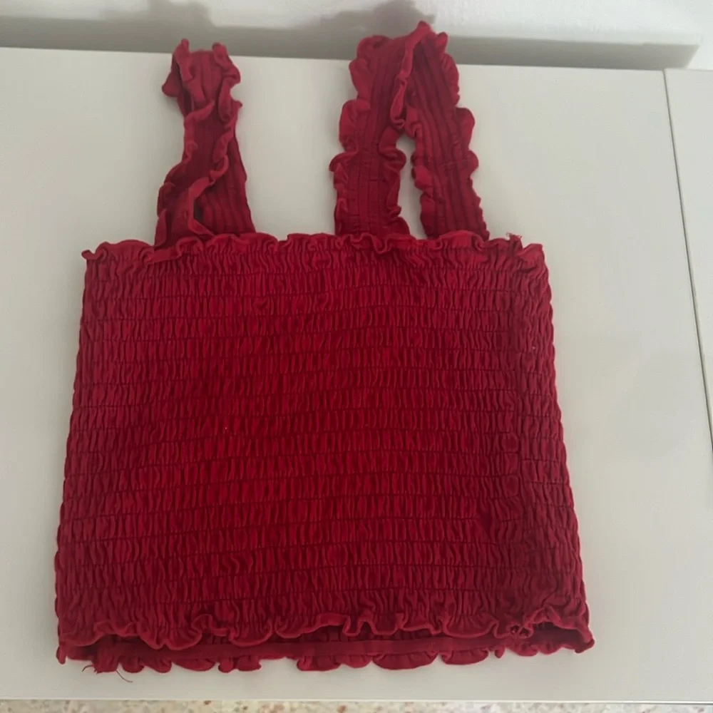 2 basic tops - Picture 2 of 2